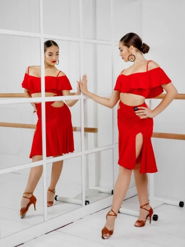 skirt lat 626 red (3).jpg